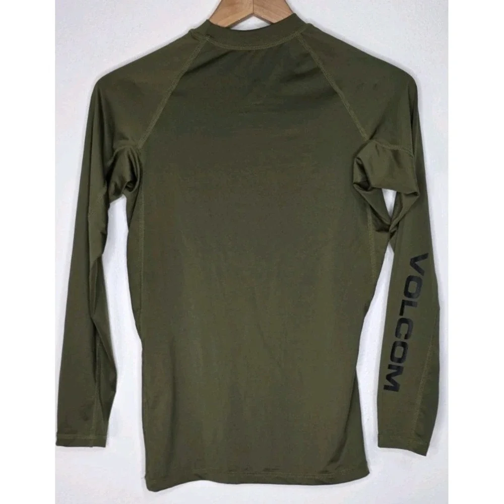 New Volcom Lido Stretch Men M Long Sleeve Rashguard Surf Swim Beach Olive UPF 50